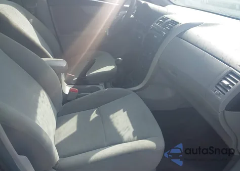 2011 Toyota Corolla z USA, uszkodzony, nr VIN 2T1BU4EE4BC614034